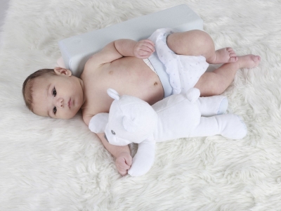 UNISEX 0/9 AY OYUNCAKLI YAN YATIŞ YASTIĞI 